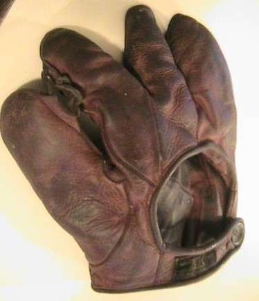 D&M 3 Finger Lefty Back